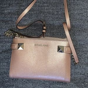 Michael kors crossbody
